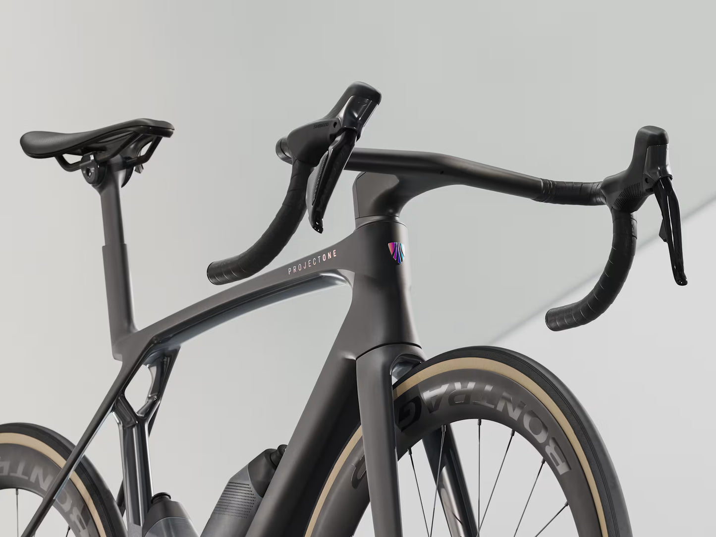 Madone SLR 7 Gen 8 Matte Carbon Smoke/Prismatic Pearl