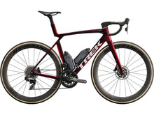 Lade das Bild in den Galerie-Viewer, Madone SLR 7 AXS Gen 8 carbon red smoke
