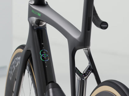Madone SLR 7 Gen 8 Matte Carbon Smoke/Prismatic Pearl